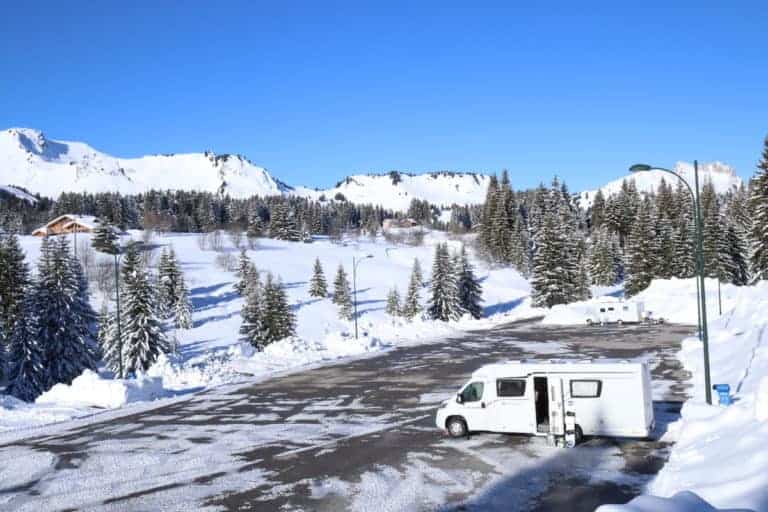 Choosing a motorhome for skiing AS SNOWCHASERS